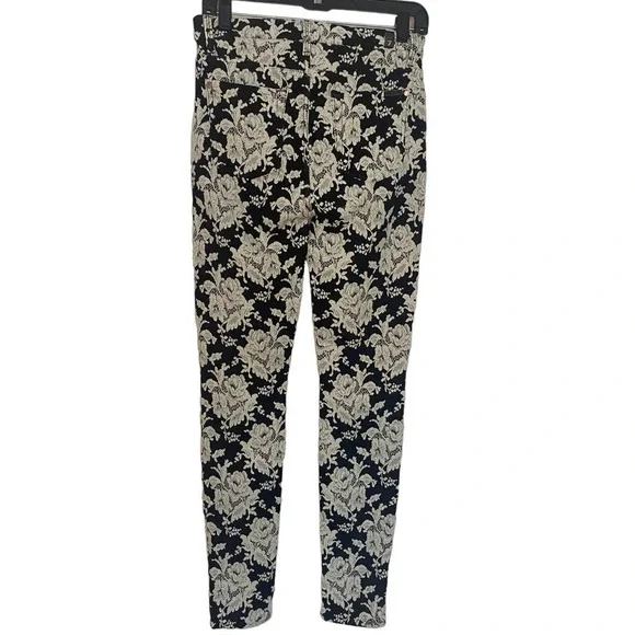 7 for all Mankind Black & White Floral Stretch Jean Leggings - Picture 13 of 13
